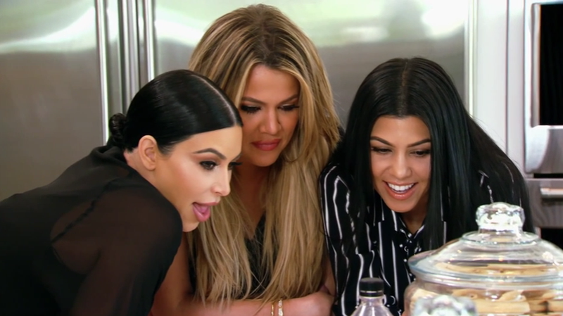 Illustration for article titled Keeping Up With the Kontinuity Errors: The Kardashians Ever-So-Briefly Cease Filming for Lamar